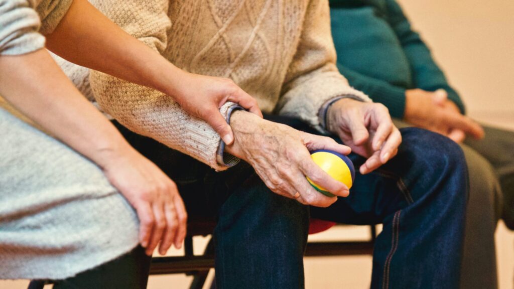 TIPS ON HOW TO IMPROVE THE QUALITY OF LIFE FOR DEMENTIA PATIENTS