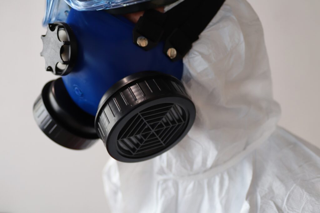 Gas mask and how air pollution effects the brain